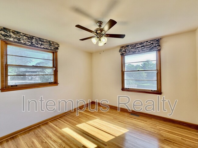 Building Photo - 212 Margo Ln
