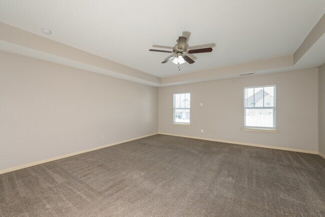 Building Photo - 466 Hill Crest Cir