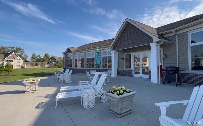 Building Photo - 3020 Deer Lakes Dr