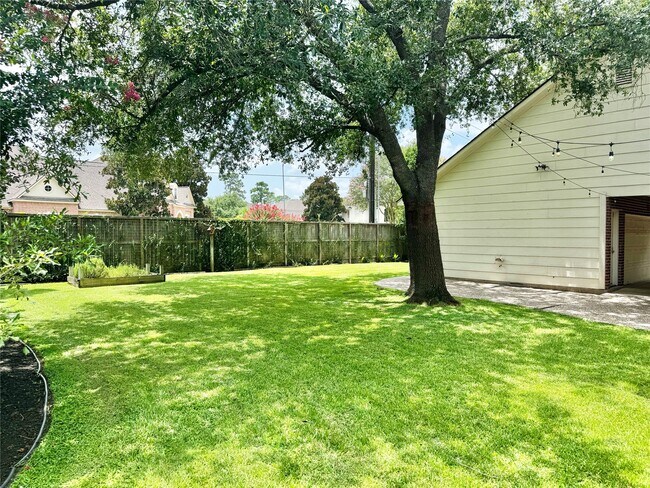 Building Photo - 14227 Championship Ln