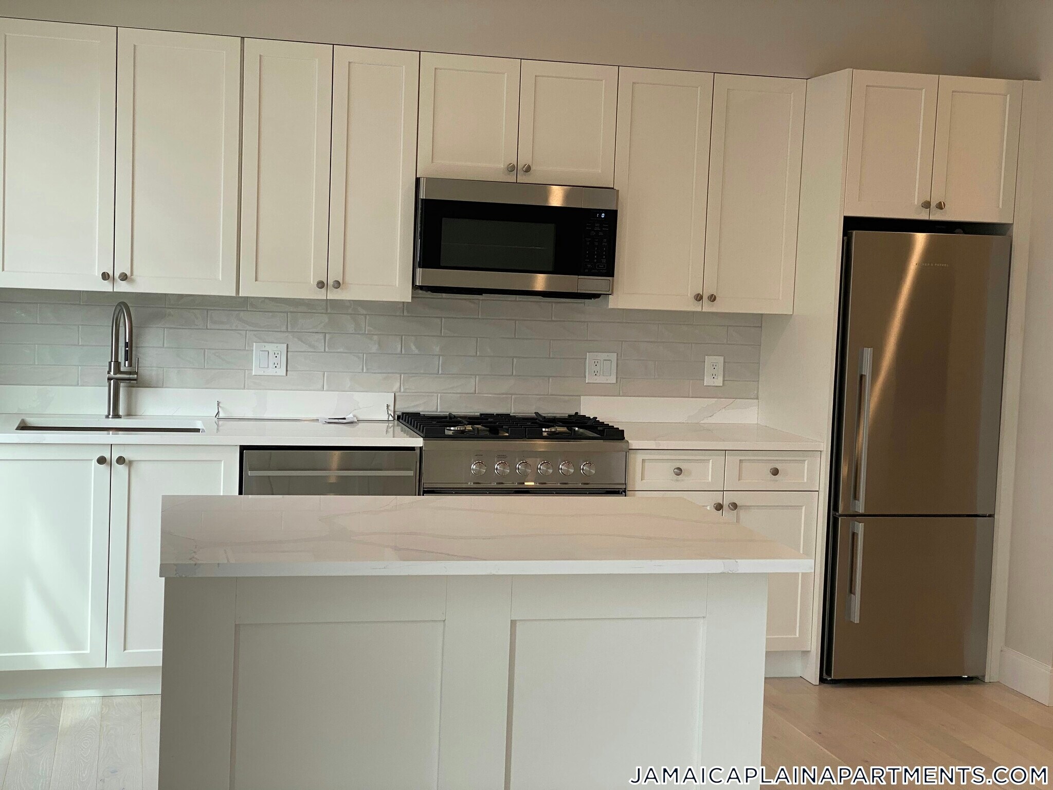 Building Photo - 197 Green St