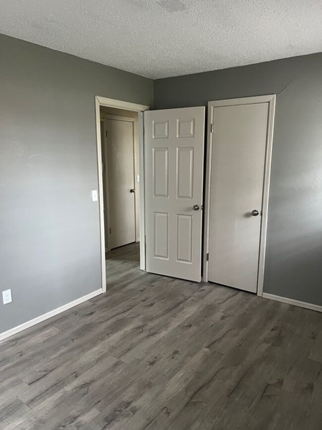 Building Photo - 3 bedroom, 1 1/2 bath home in central Norman