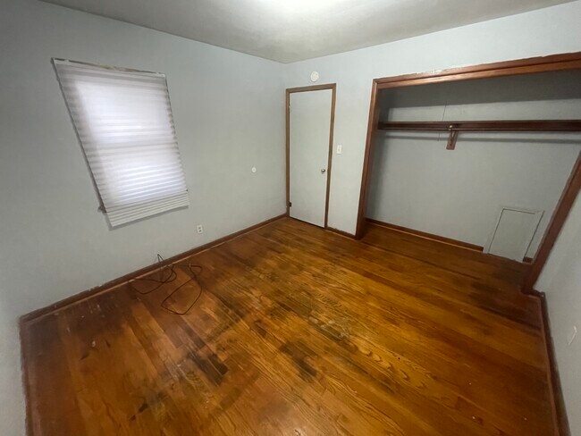 Building Photo - 7 Grace St