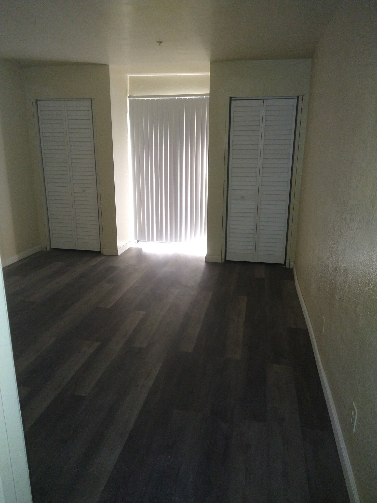 Building Photo - 430 N Chester Ave