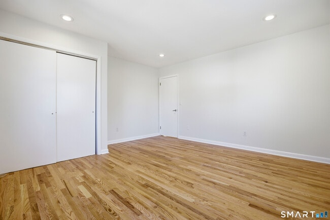 Building Photo - 24 Congress St