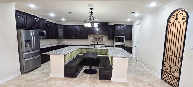 Building Photo - 127 Bridgewater