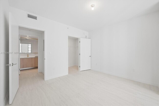 Building Photo - 77 SE 5th St