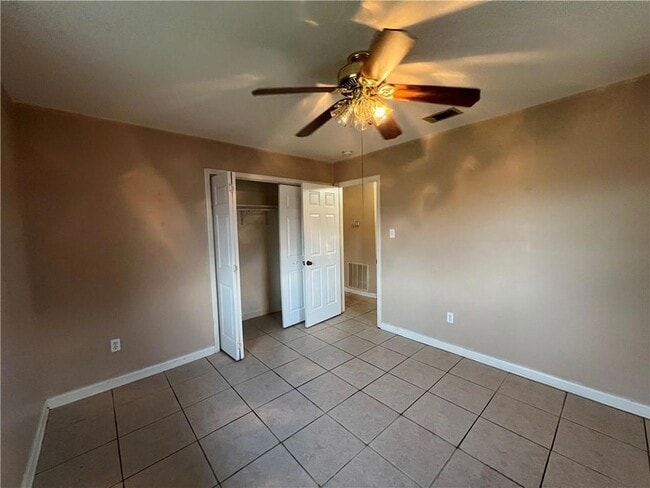 Building Photo - 3508 Pakenham Dr