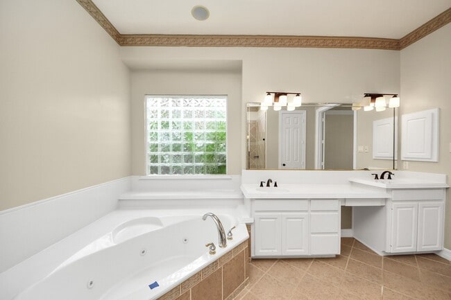 Building Photo - 13614 Ashley Run