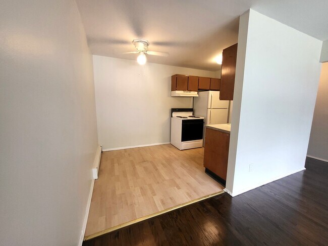 Building Photo - 205 Marian Pkwy