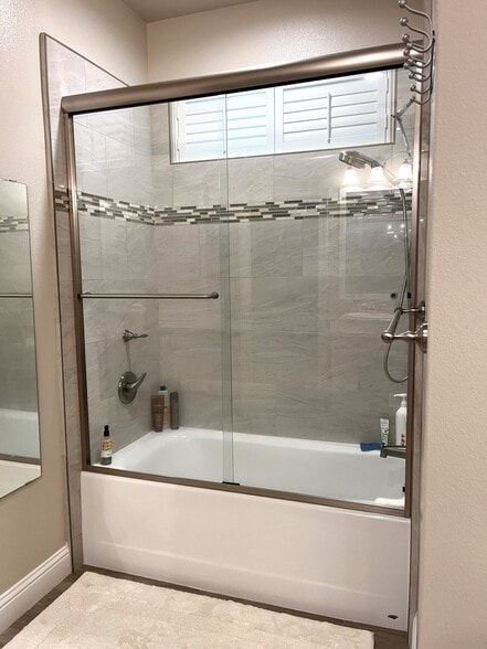 Master bathroom - 358 Reddington Dr