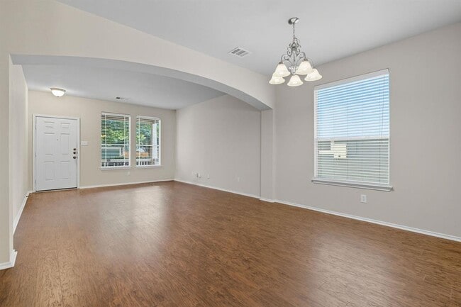Building Photo - 10512 Wylie Dr