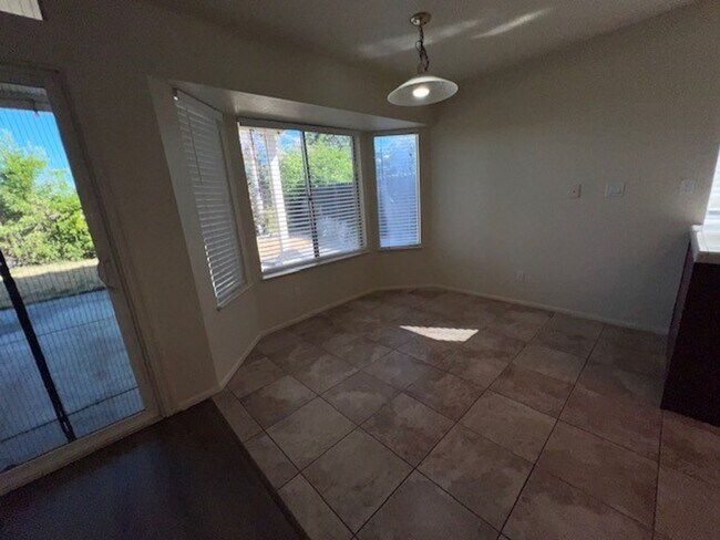 Building Photo - 8848 Hiddenspring Way