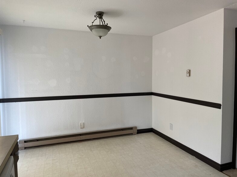 Building Photo - 227 Dorn Ave