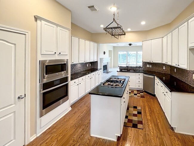 Building Photo - 14219 Kenson Ln