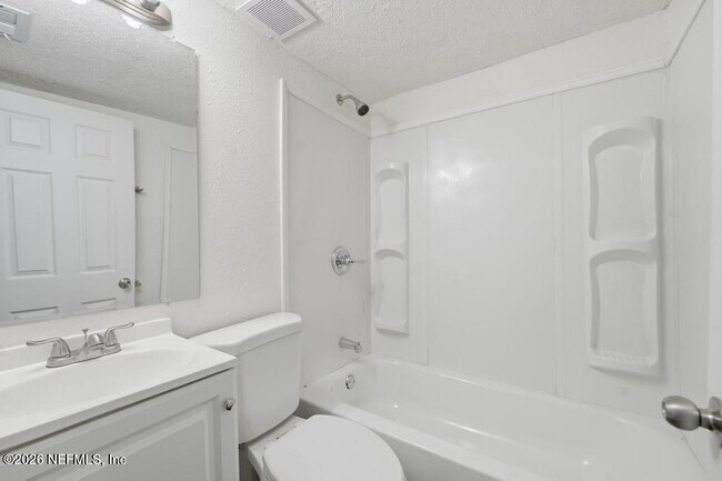 Building Photo - 1823 W 44th St
