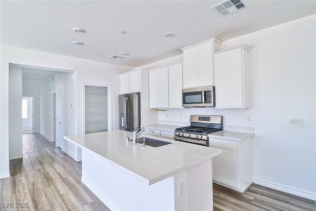 Building Photo - 216 Callen Falls Ave