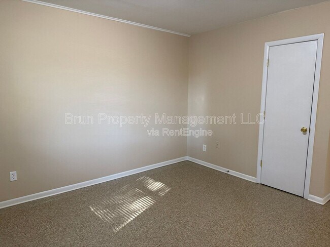 Building Photo - 5200 John Hall Rd