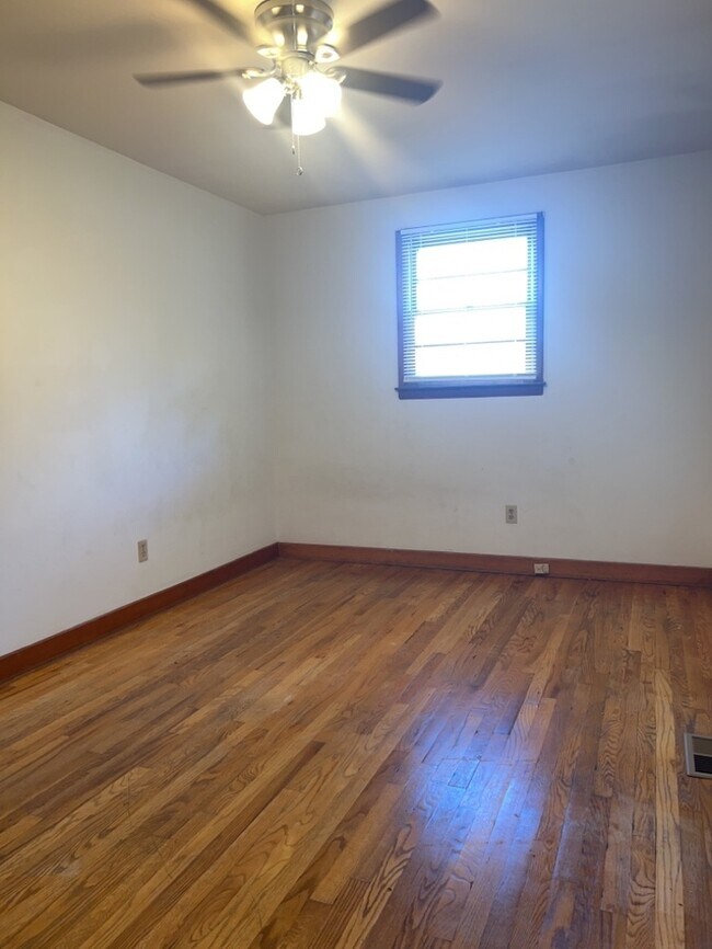 Building Photo - 10 State Rd S-23-802