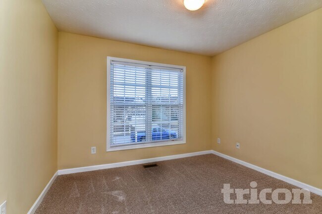 Building Photo - 4019 McDowell Dr