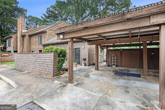 Building Photo - 90 Willowick Dr