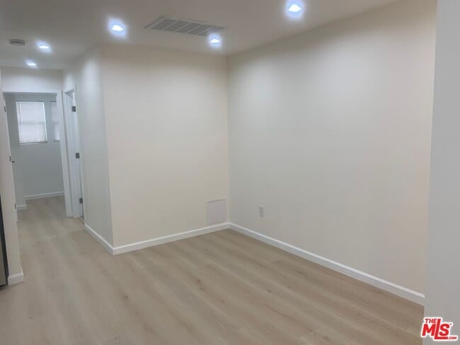 Building Photo - 1254 N Detroit St