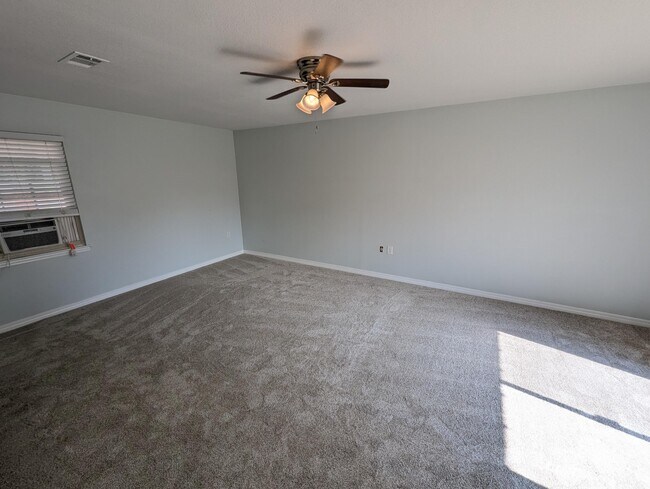 Building Photo - 105 Marquette Pl