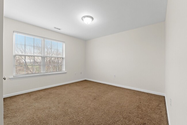 Building Photo - 1434 Piedmont Cir