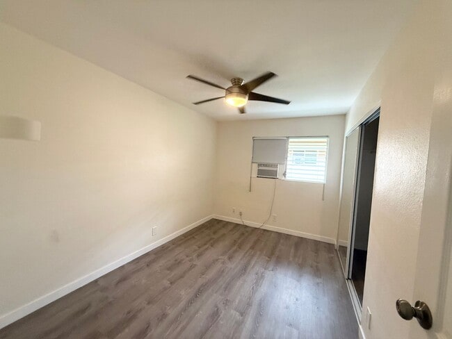 Building Photo - Pet Friendly Hidden Gem Unit- 3 BD/ 2.5 Ba...