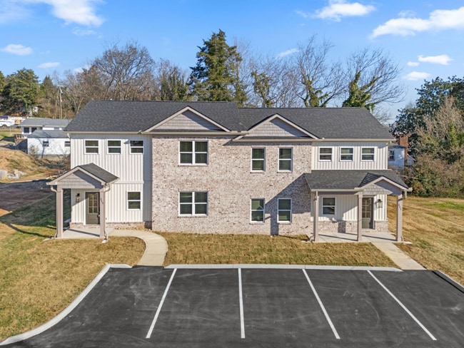 Building Photo - 313 W Broad St