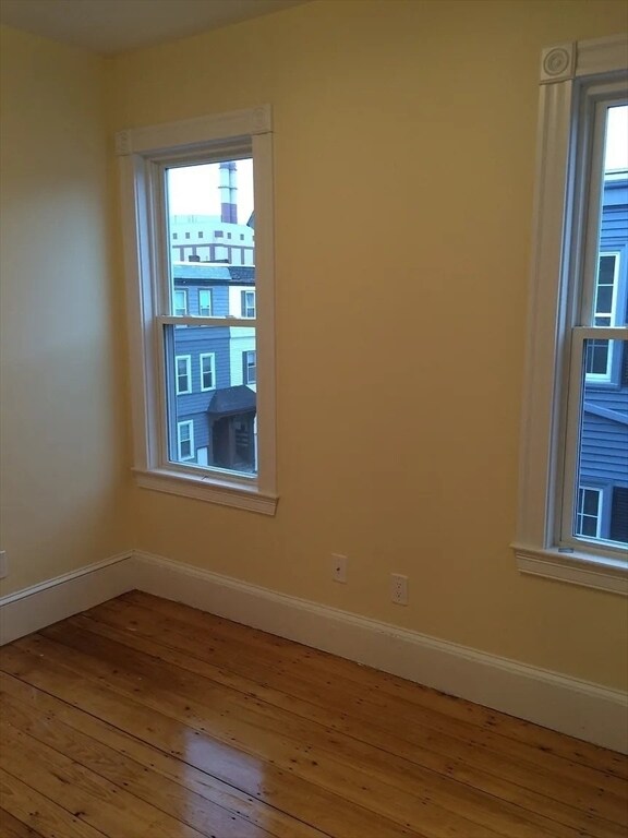 Building Photo - 507 E 3rd St
