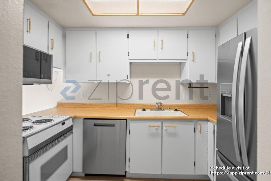 Building Photo - 3641 Clayton Rd