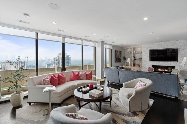 Building Photo - 2575 Peachtree Rd NE