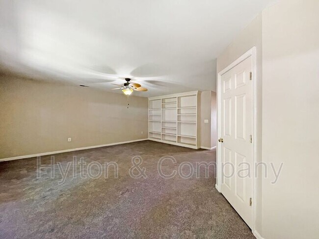 Building Photo - 15716 Palermo Terrace