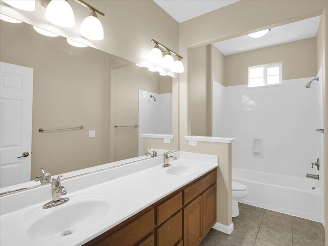 Building Photo - 4312 Middlefield Dr