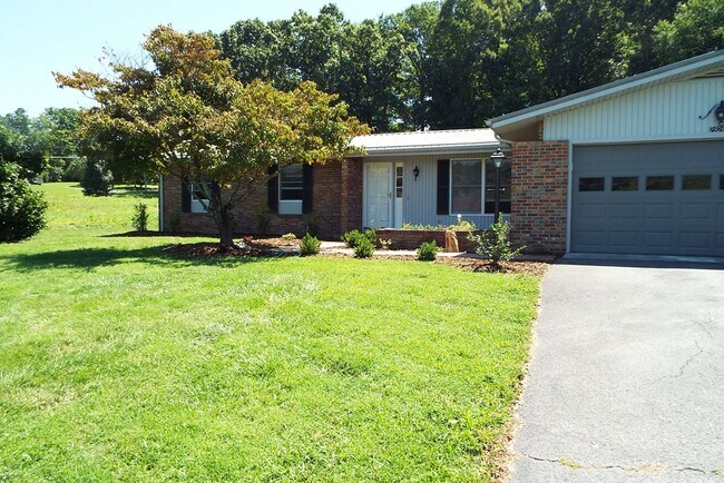 Building Photo - 28266 Lee Hwy