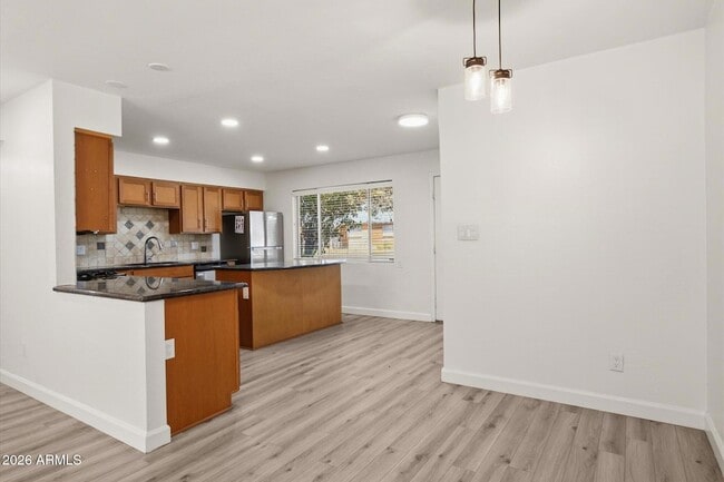 Building Photo - 2219 N 74th Pl