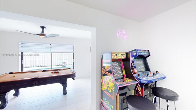 Building Photo - 6630 Cody St