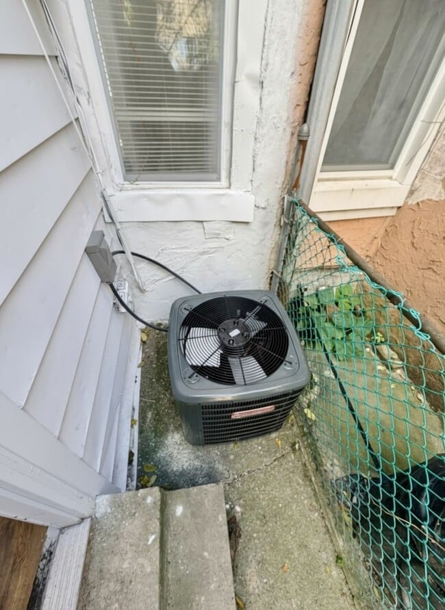 Building Photo - Charming 2-bedroom, 1-bathroom home in the...