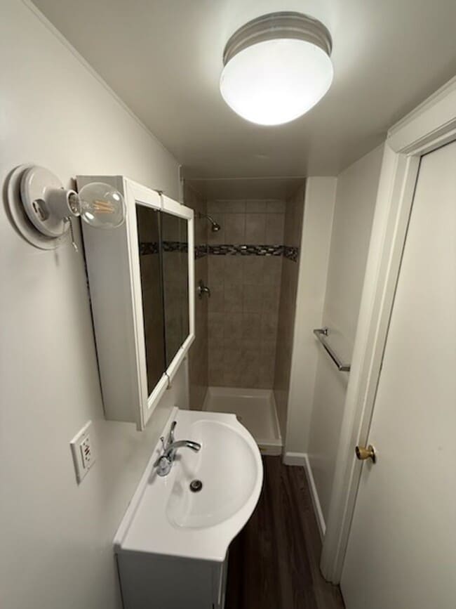 Building Photo - UPDATED 4/BR in Glover Park!