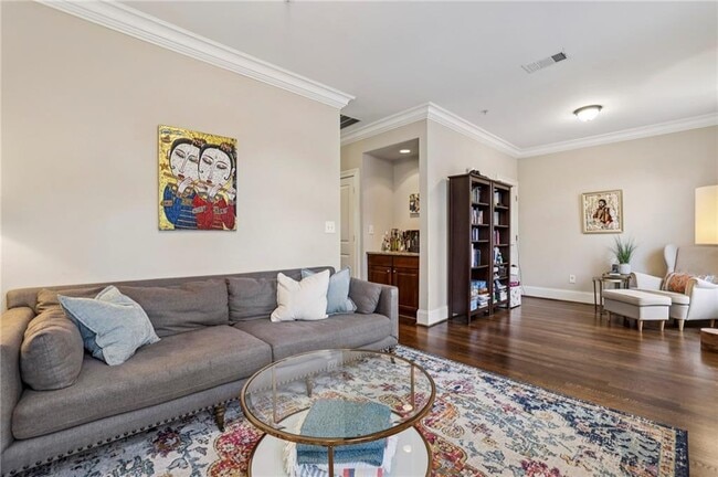 Building Photo - 305 Le Gran Bend