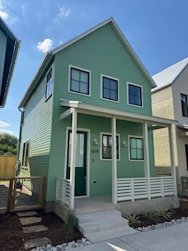 Building Photo - Charming Wheeler Cottage with Modern Comforts