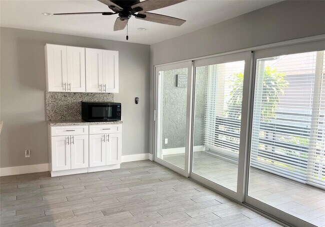 Building Photo - 5328 NE 6th Ave