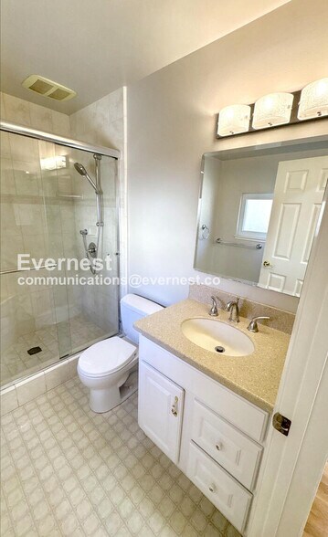 Building Photo - 736 Durshire Way