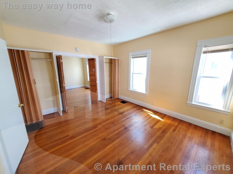 Building Photo - 32 Claremon St