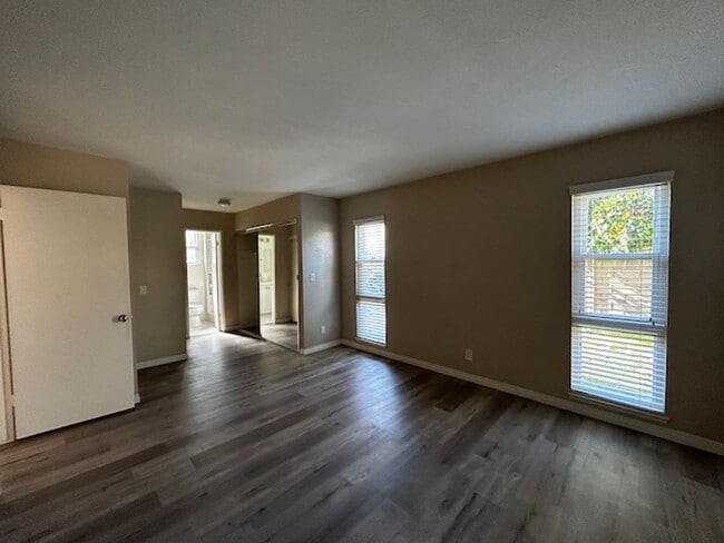 Building Photo - DON'T MISS OUT! HOME AVAILABLE BEGINNING OF MAY