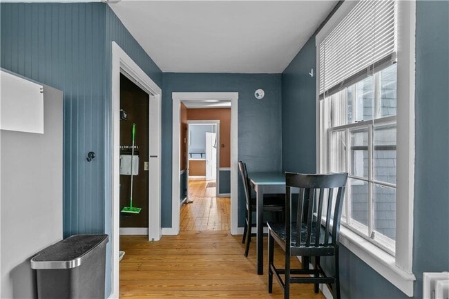 Building Photo - 26 Perry St