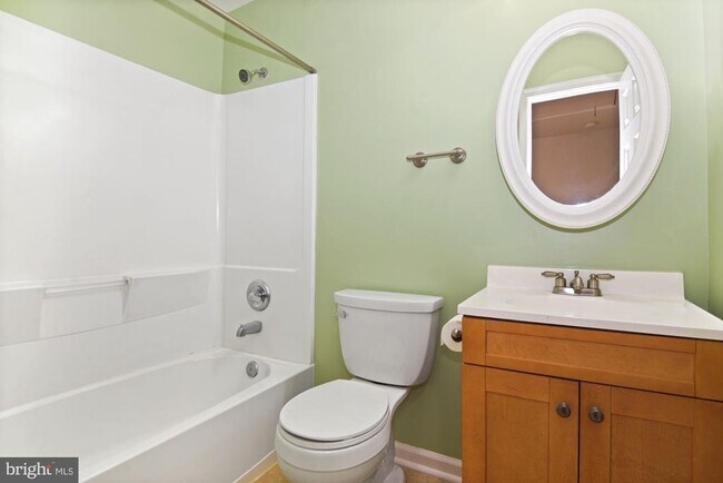 Building Photo - 1467 Chatham Ct