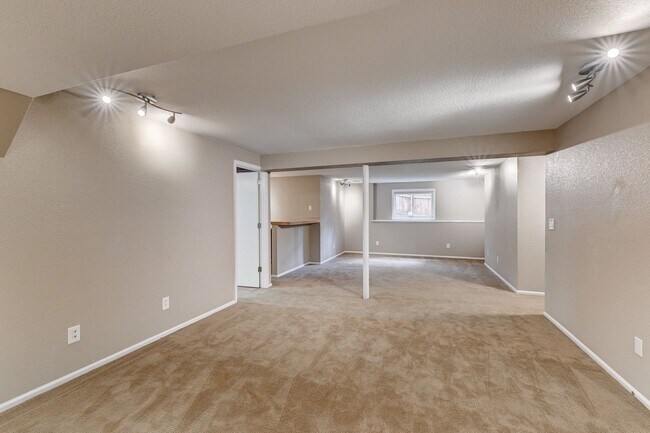Building Photo - 3369 S Tulare Ct