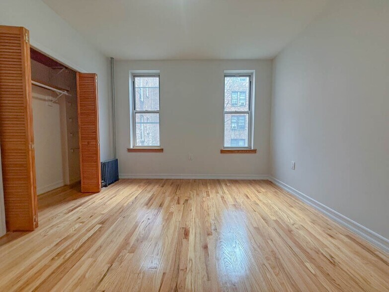 Primary Photo - 707 W 171st St
